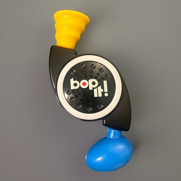 Micro Series Bop It by Hasbro Mini Travel Edition Twist Pull Bop It 2014 - Picture 1 of 3